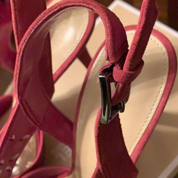 MICHAEL Kors Heels  - Picture 4 of 7